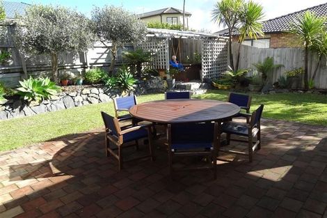 Photo of property in 6 George Deane Place, Greenhithe, Auckland, 0632