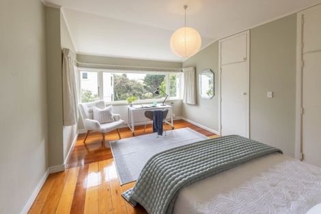 Photo of property in 2 North Terrace, Kelburn, Wellington, 6012