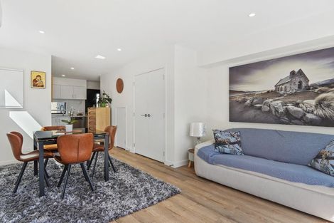 Photo of property in 9/35 Garadice Road, Rothesay Bay, Auckland, 0630