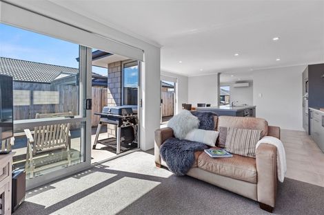 Photo of property in 10 Oka Street, Papamoa Beach, Papamoa, 3118