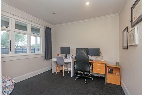 Photo of property in 11 Shamrock Street, Takaro, Palmerston North, 4412