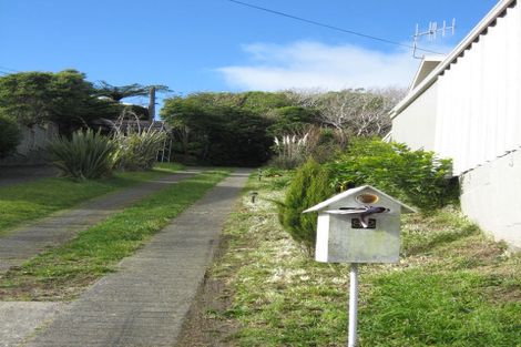 Photo of property in 1/82 Parkvale Road, Karori, Wellington, 6012