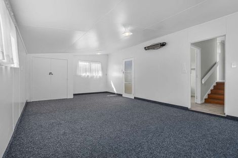 Photo of property in 45 Sandspit Road, Waiuku, 2123