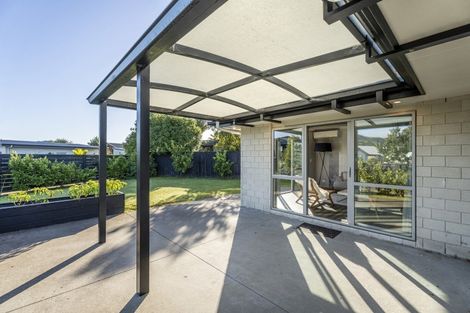 Photo of property in 2 Oscar Place, Whitianga, 3510