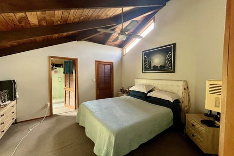 Photo of property in 2/69 Saddleback Rise, Murrays Bay, Auckland, 0630