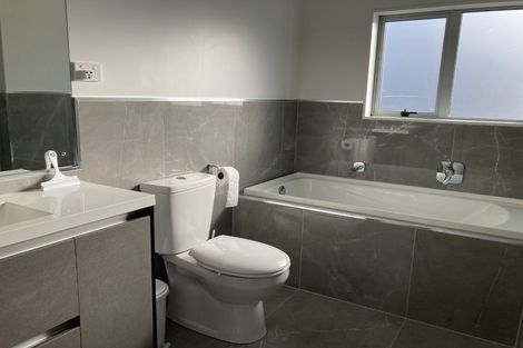 Photo of property in 37 Mettam Drive, Swanson, Auckland, 0614