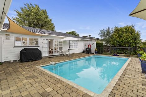 Photo of property in 85 Glenmore Road, Sunnyhills, Auckland, 2010