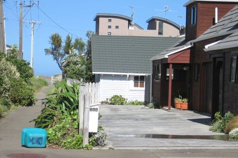 Photo of property in 111a Apu Crescent, Lyall Bay, Wellington, 6022