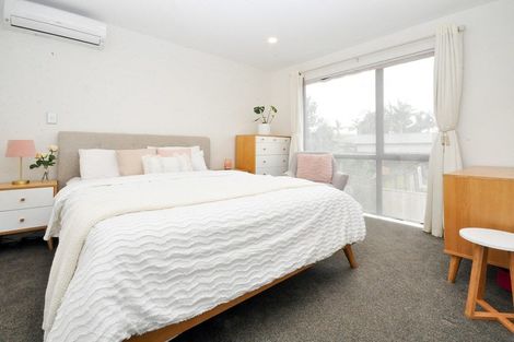 Photo of property in 5 Waru Lane, Te Atatu Peninsula, Auckland, 0610