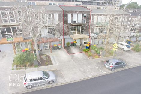 Photo of property in 10 Captain Scott Road, Glen Eden, Auckland, 0602