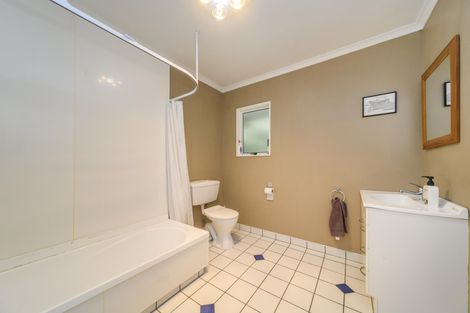 Photo of property in 274 Turitea Road, Turitea, Palmerston North, 4472