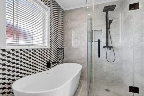 Photo of property in 1/7a Corunna Road, Milford, Auckland, 0620