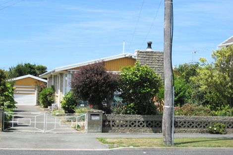Photo of property in 389 Estuary Road, South New Brighton, Christchurch, 8062