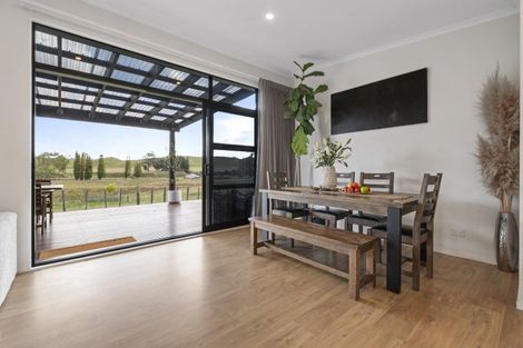 Photo of property in 338 Valley Road, Colyton, Feilding, 4775