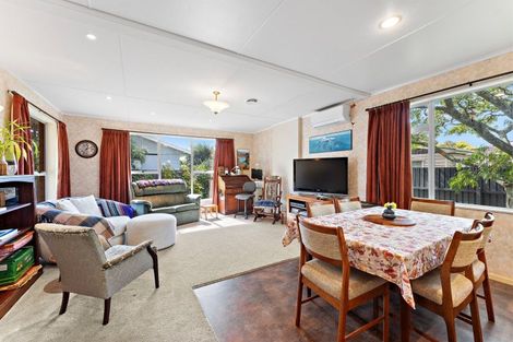 Photo of property in 11 Beaumont Place, Westbrook, Palmerston North, 4412