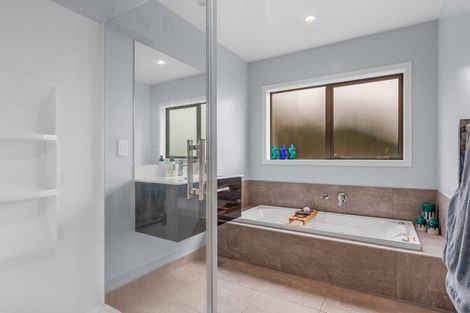 Photo of property in 20 Maffeys Road, Mount Pleasant, Christchurch, 8081