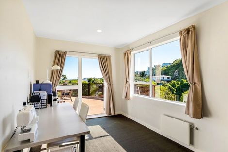 Photo of property in 40 Akatea Road, Korokoro, Lower Hutt, 5012