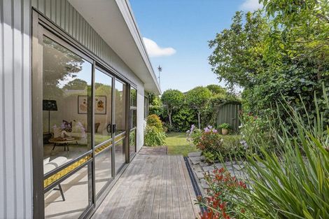 Photo of property in 1/1a Gordon Avenue, Forrest Hill, Auckland, 0620