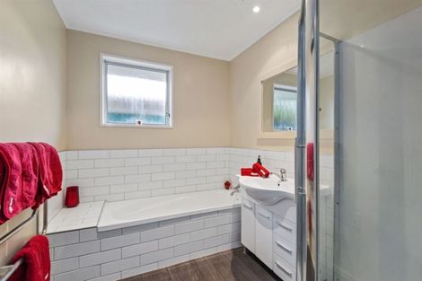 Photo of property in 35 Larnach Street, Waimairi Beach, Christchurch, 8083