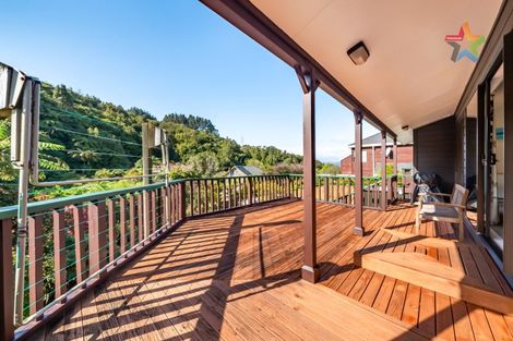 Photo of property in 138 Tirohanga Road, Tirohanga, Lower Hutt, 5010