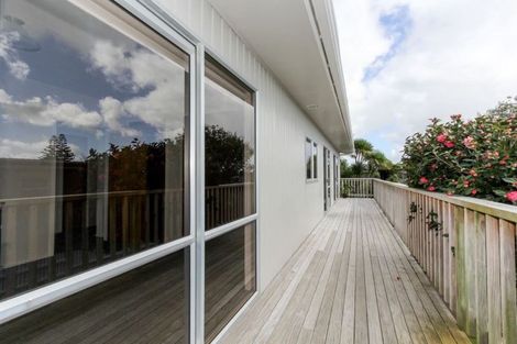 Photo of property in 12 Montana Place, Merrilands, New Plymouth, 4312