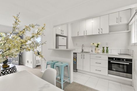 Photo of property in 4/5 Edgars Road, Westmere, Auckland, 1022