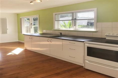 Photo of property in 11 Surrey Street, Manurewa, Auckland, 2102