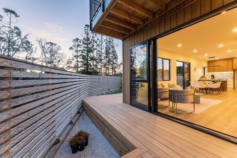 Photo of property in 26 Curtiss Circle, Hobsonville, 0618