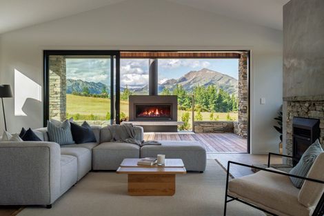 Photo of property in 30 Carrickmore Crescent, Wanaka, 9305