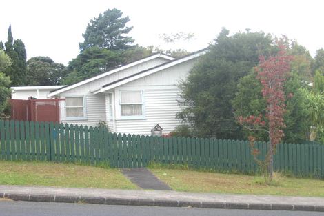 Photo of property in 45 Totaravale Drive, Totara Vale, Auckland, 0629