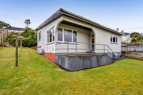 Photo of property in 77 Huatoki Street, Vogeltown, New Plymouth, 4310