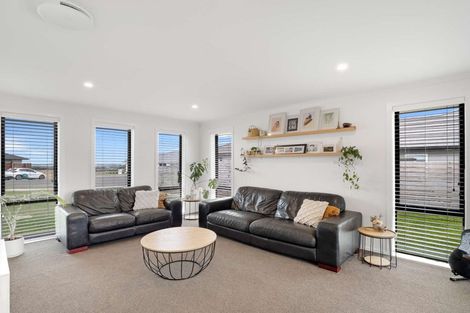 Photo of property in 44 Tirimoana Place, Otamatea, Whanganui, 4501