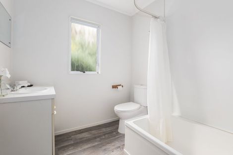 Photo of property in 2/54 Hungerford Road, Houghton Bay, Wellington, 6023