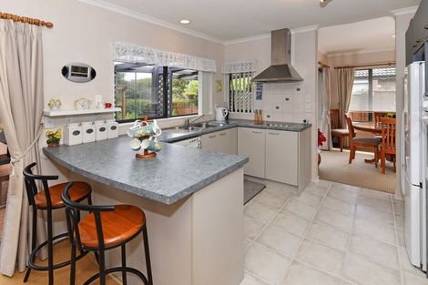 Photo of property in 10 Adair Place, Weymouth, Auckland, 2103
