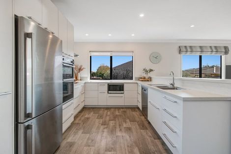 Photo of property in 7 Raabia Close, Parakai, 0830