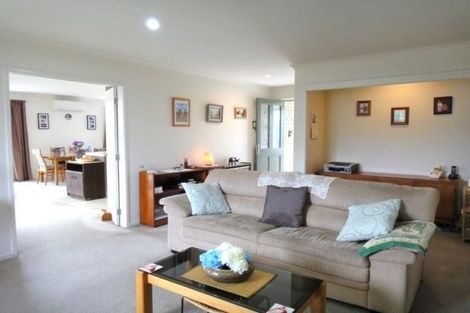 Photo of property in 4 Wai Place, One Tree Point, 0118