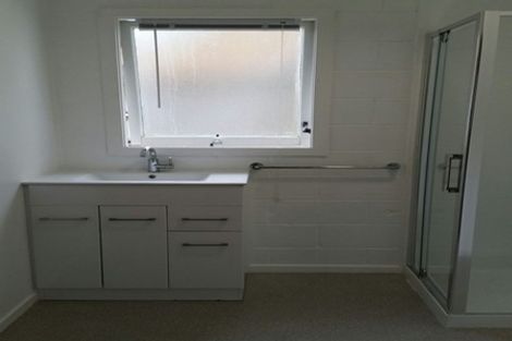 Photo of property in 1/66 Flanshaw Road, Te Atatu South, Auckland, 0610