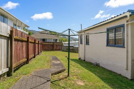 Photo of property in 40 Collins Avenue, Tawa, Wellington, 5028