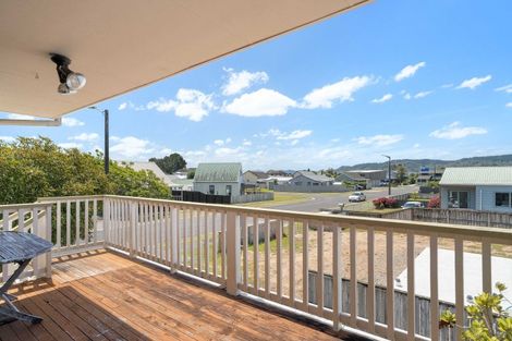 Photo of property in 112 Hampton Road, Whangamata, 3620