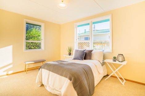 Photo of property in 20 Rutherford Drive, Waikanae Beach, Waikanae, 5036