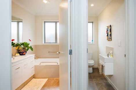 Photo of property in 8 Hanalin Drive, Marton, 4710