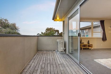 Photo of property in 25 Japonica Drive, Beach Haven, Auckland, 0626