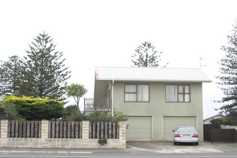 Photo of property in 12 Te Awa Avenue, Te Awa, Napier, 4110