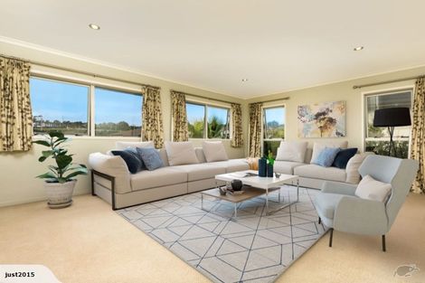 Photo of property in 11 Mural Place, Greenhithe, Auckland, 0632