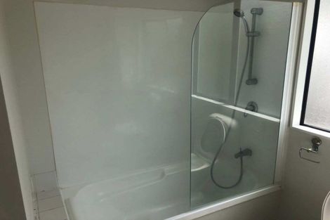 Photo of property in 3 Sun Place, Henderson, Auckland, 0612