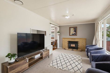 Photo of property in 14 William Street, Levin, 5510