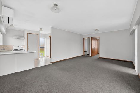 Photo of property in 41 Edgewater Parade, Waiuku, 2123