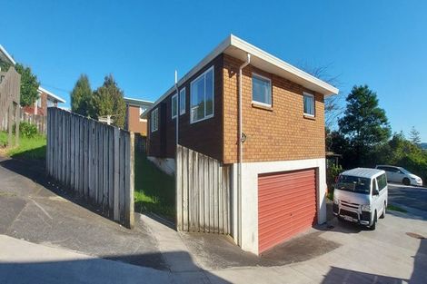 Photo of property in 187 Edmonton Road, Te Atatu South, Auckland, 0610