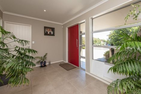Photo of property in 15 Aratia Way, Richmond, 7020