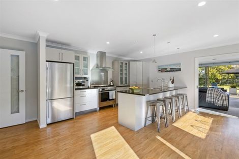 Photo of property in 225 Memorial Avenue, Burnside, Christchurch, 8053